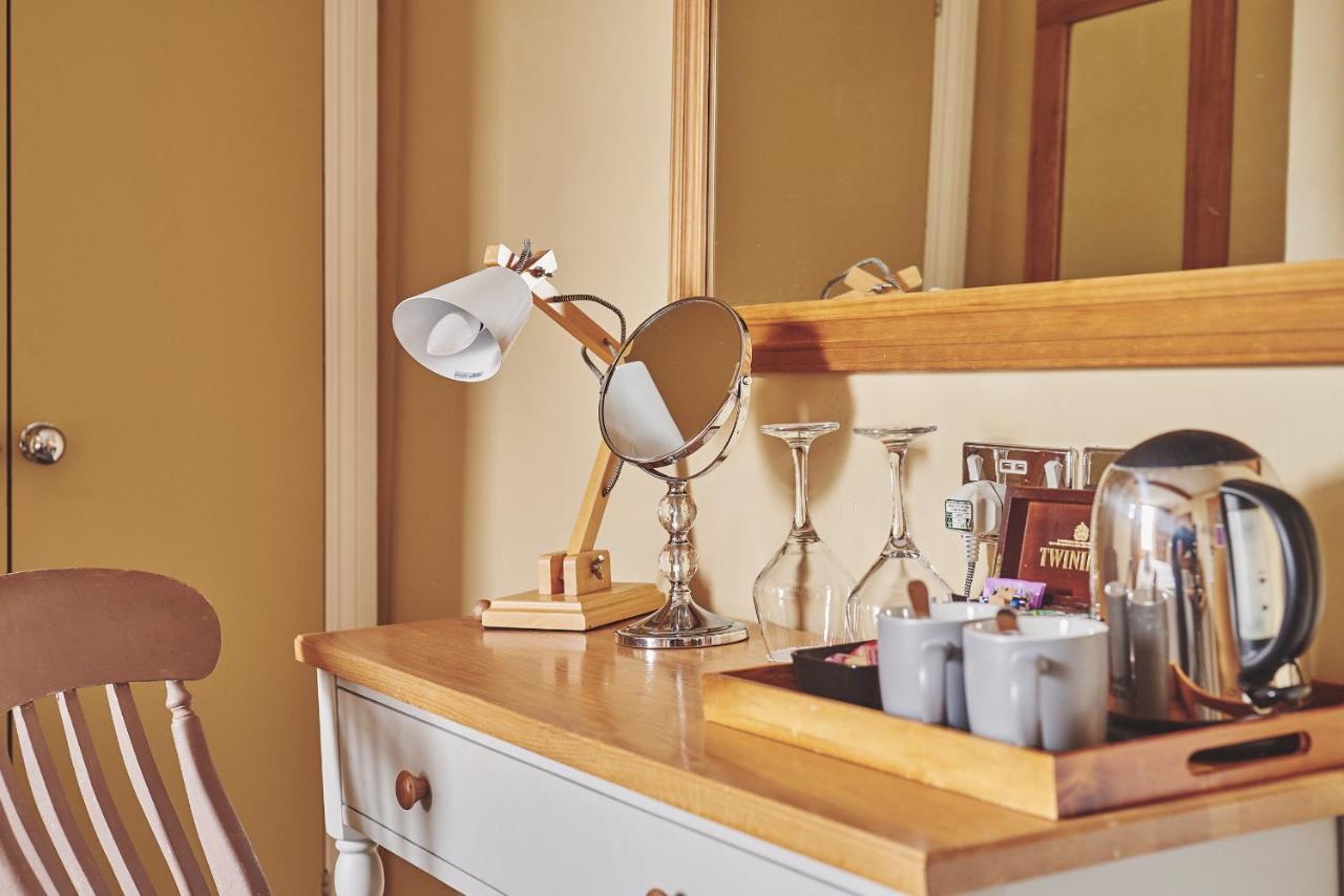 The Lansdowne Guest House Bourton-on-the-Water Luaran gambar A typical hotel room tea tray