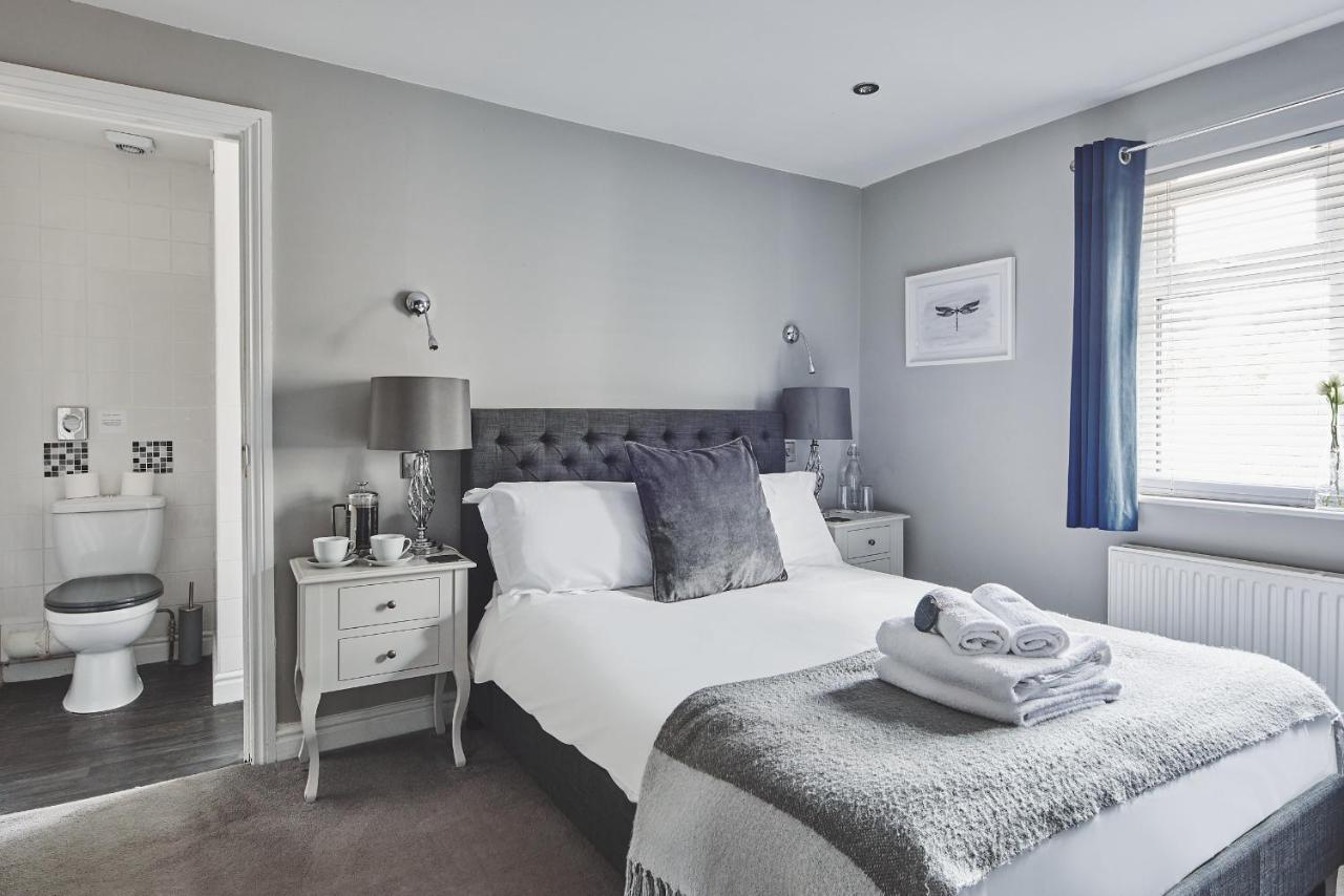 The Lansdowne Guest House Bourton-on-the-Water Luaran gambar A bedroom at The Old Post Office