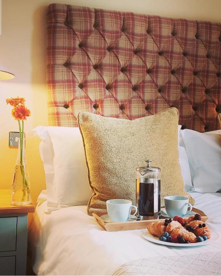 The Lansdowne Guest House Bourton-on-the-Water Luaran gambar A room at The Old parsonage