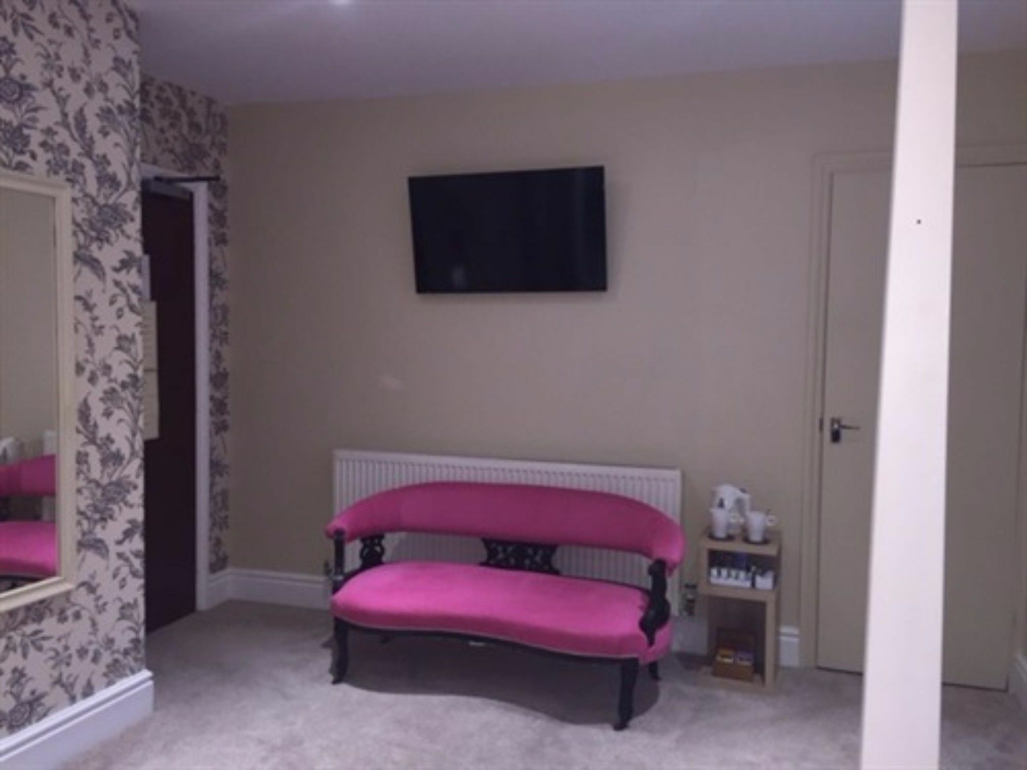 The Lansdowne Guest House Bourton-on-the-Water Luaran gambar The waiting room at the practice