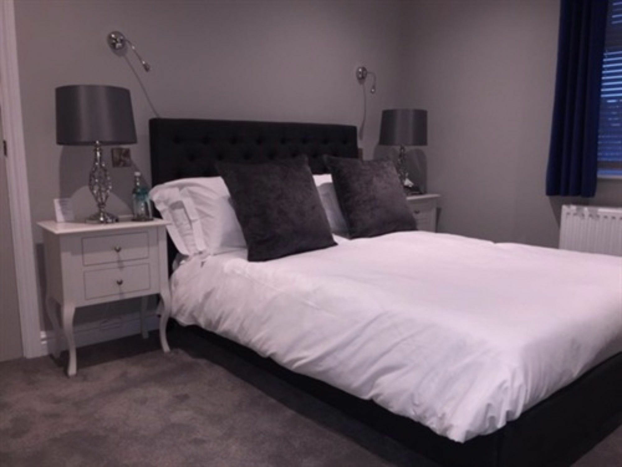 The Lansdowne Guest House Bourton-on-the-Water Luaran gambar A bedroom at the hotel